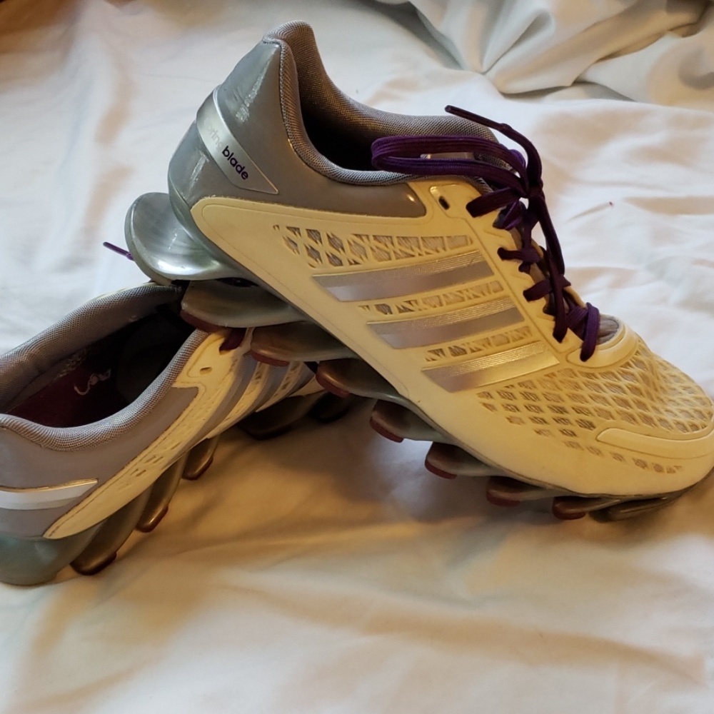 Gym shoes